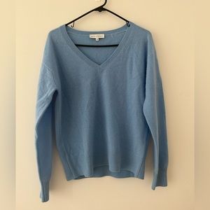 Baby blue cashmere v neck sweater, size Xs, oversized fitting